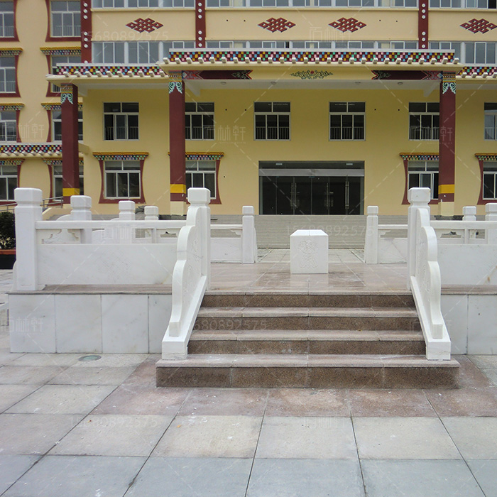 汉白玉旗台
